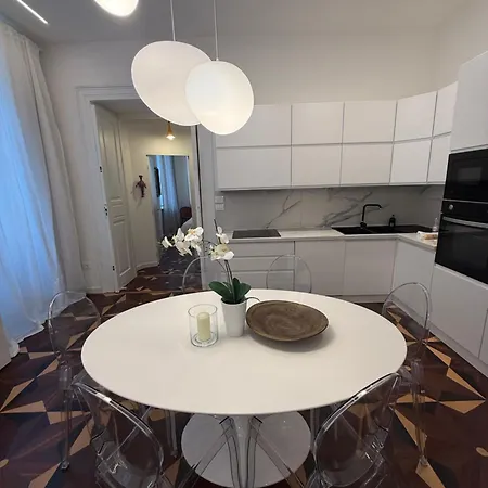 Aqua Domus Atelier Veronica Apartment *